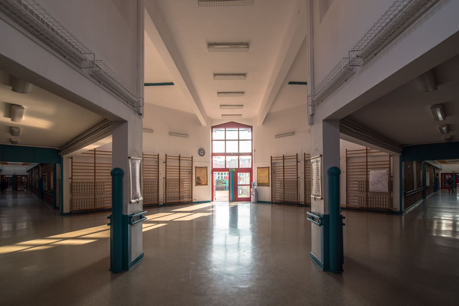 Zdjęcie architektury budynku Szkoła Podstawowa nr 343 im. Matki Teresy z Kalkuty